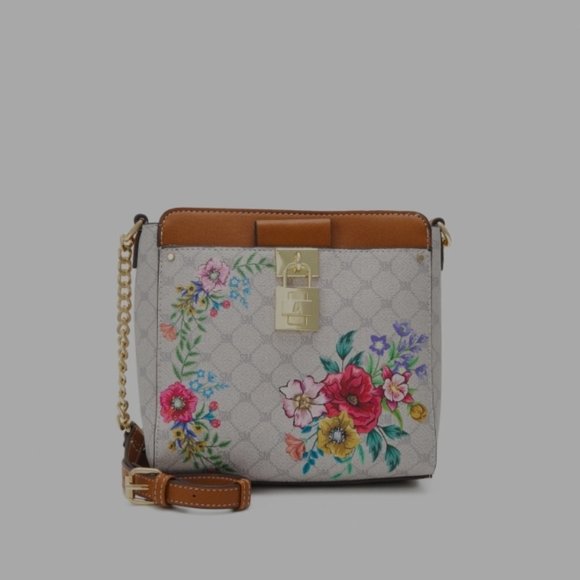 Elegant Crossbody Handbag - Picture 1 of 5
